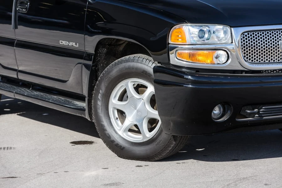 2001 GMC Yukon 2nd Gen - Image 9 of 12