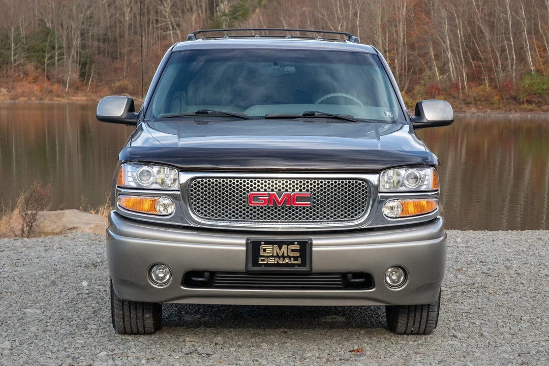 2001 GMC Yukon 2nd Gen - Image 3 of 31