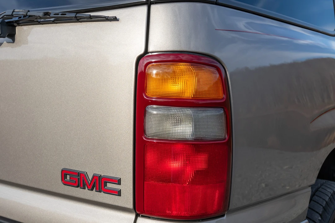 2001 GMC Yukon 2nd Gen - Image 22 of 31
