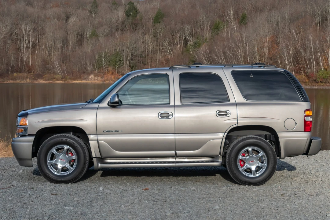 2001 GMC Yukon 2nd Gen - Image 9 of 31