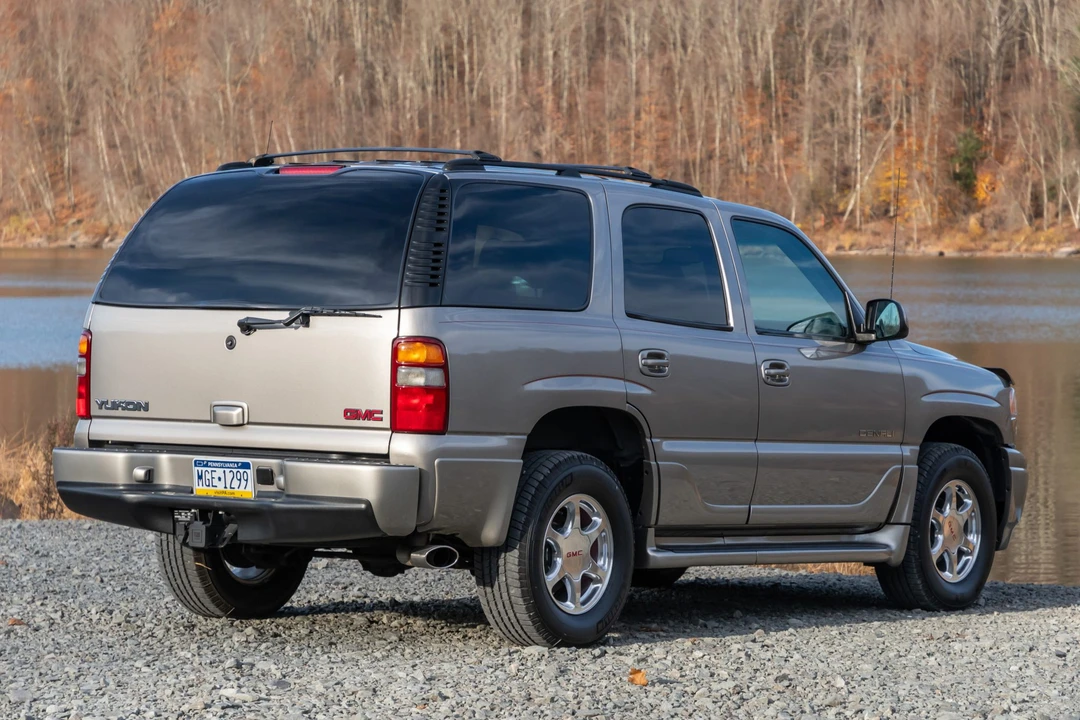 2001 GMC Yukon 2nd Gen - Image 6 of 31