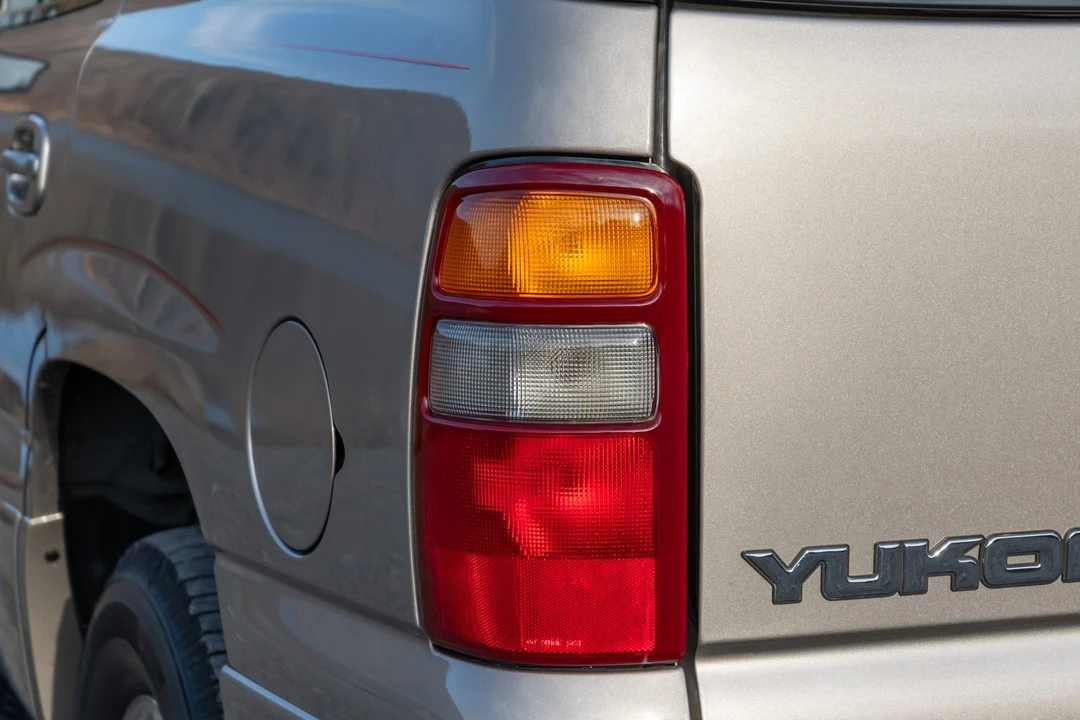 2001 GMC Yukon 2nd Gen - Image 21 of 31