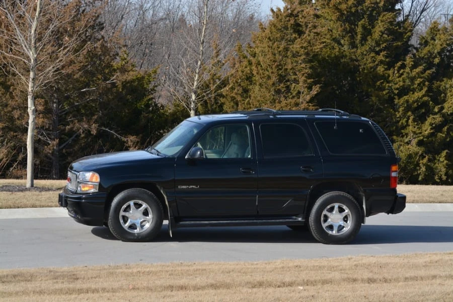 2001 GMC Yukon 2nd Gen - Image 2 of 12