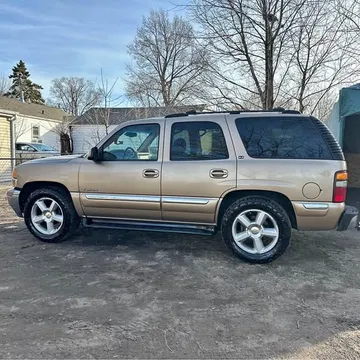 2001 GMC Yukon SLE Sport Utility 4D