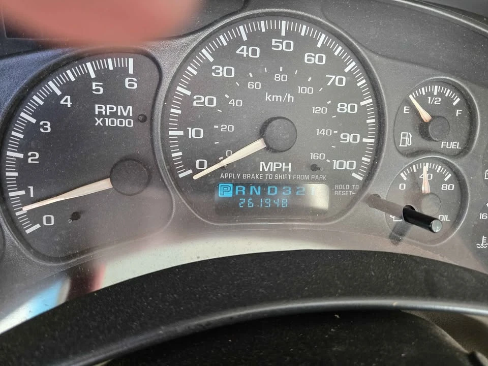 2001 GMC Yukon 2nd Gen - Image 3 of 10