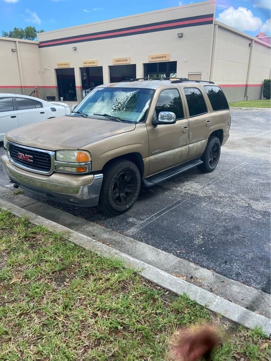 2001 GMC Yukon 2nd Gen - Image 11 of 14