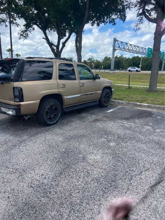 2001 GMC Yukon 2nd Gen - Image 10 of 14