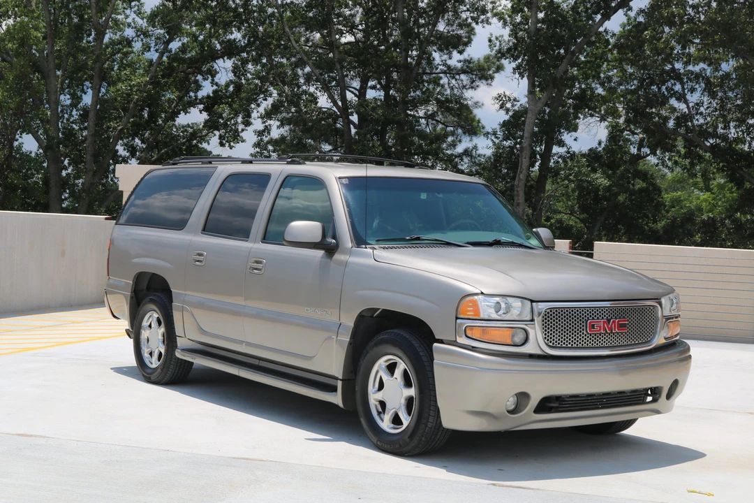 2001 GMC Yukon 2nd Gen - Image 18 of 31