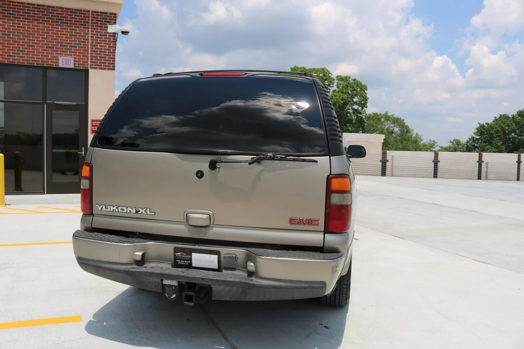 2001 GMC Yukon 2nd Gen - Image 26 of 31