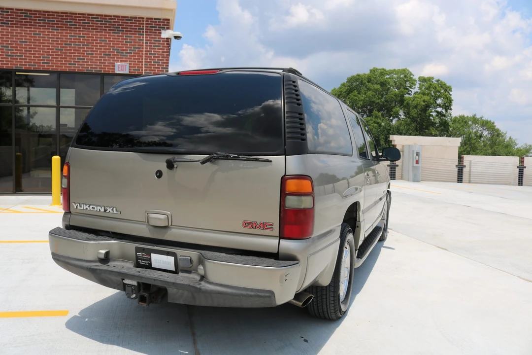 2001 GMC Yukon 2nd Gen - Image 25 of 31