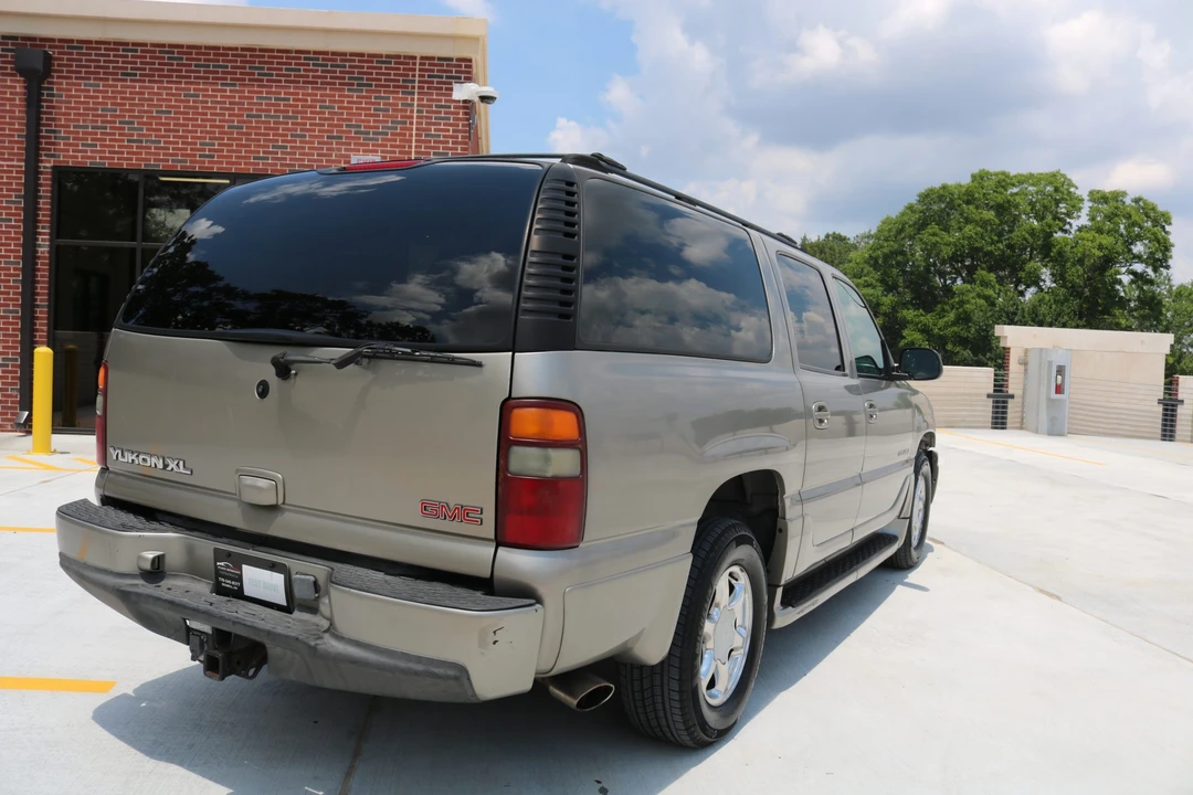 2001 GMC Yukon 2nd Gen - Image 24 of 31