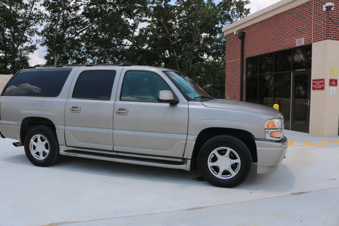 2001 GMC Yukon 2nd Gen - Image 21 of 31