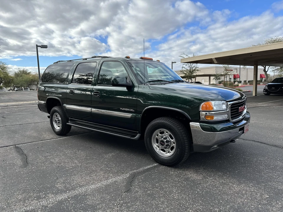 2001 GMC Yukon 2nd Gen - Image 4 of 31