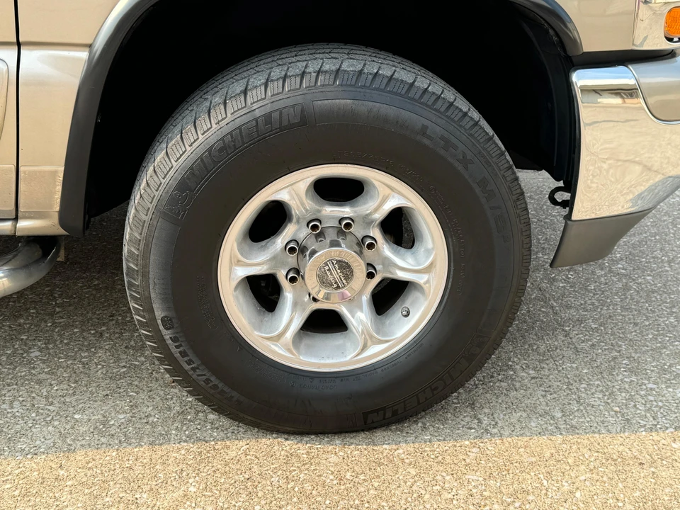 2001 GMC Yukon 2nd Gen - Image 29 of 31