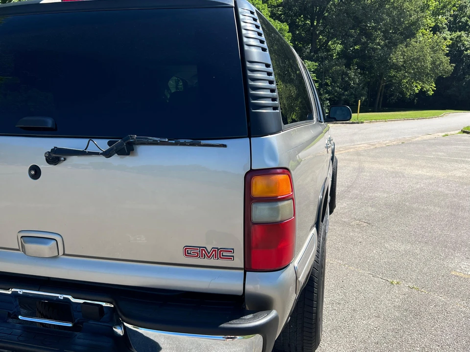 2001 GMC Yukon 2nd Gen - Image 25 of 31
