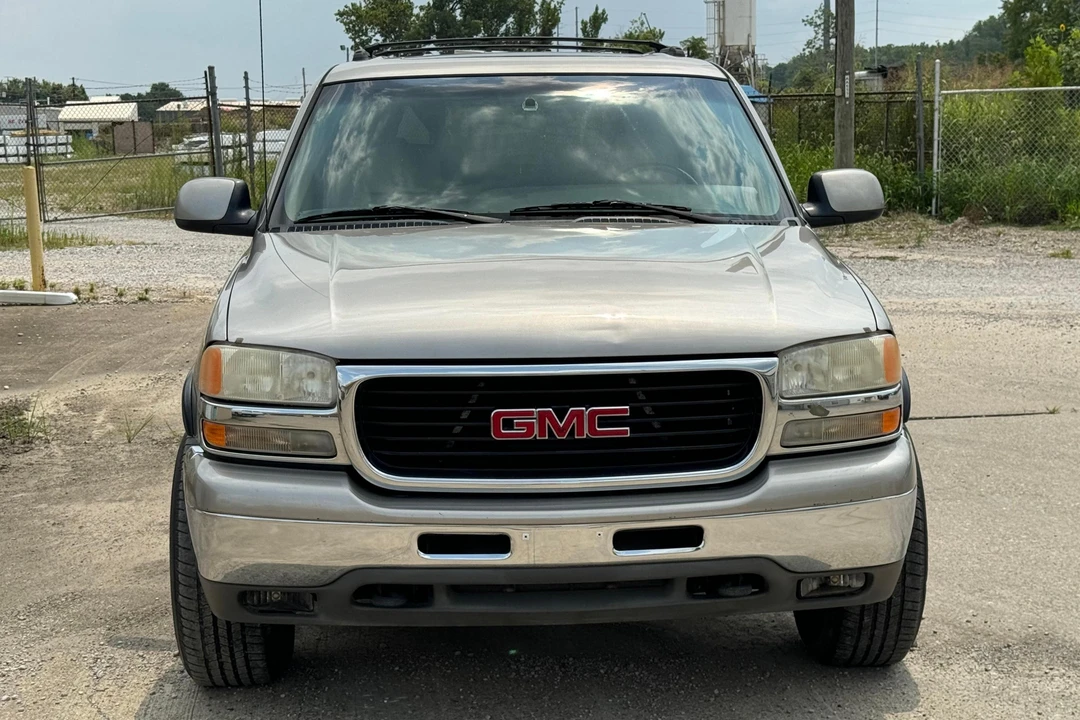 2001 GMC Yukon 2nd Gen - Image 2 of 31