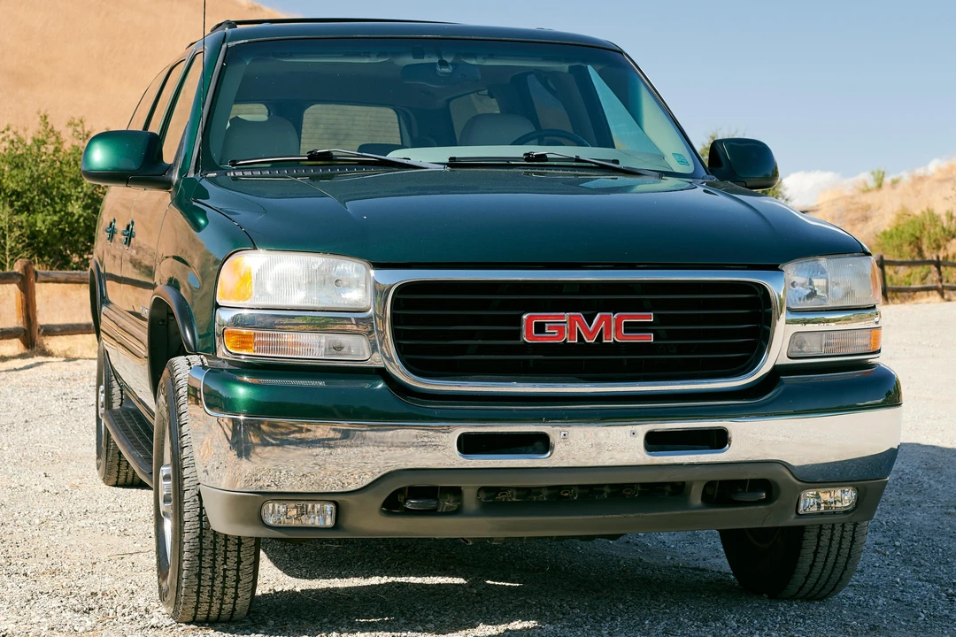 2001 GMC Yukon 2nd Gen - Image 2 of 31
