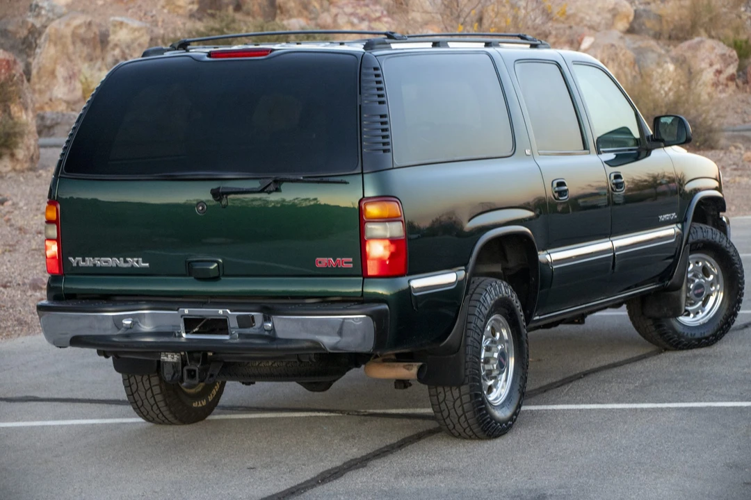 2001 GMC Yukon 2nd Gen - Image 18 of 31