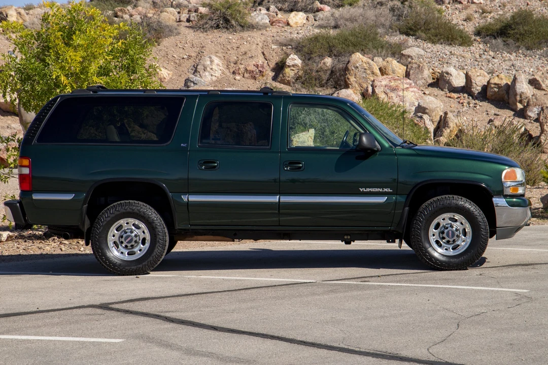 2001 GMC Yukon 2nd Gen - Image 21 of 31