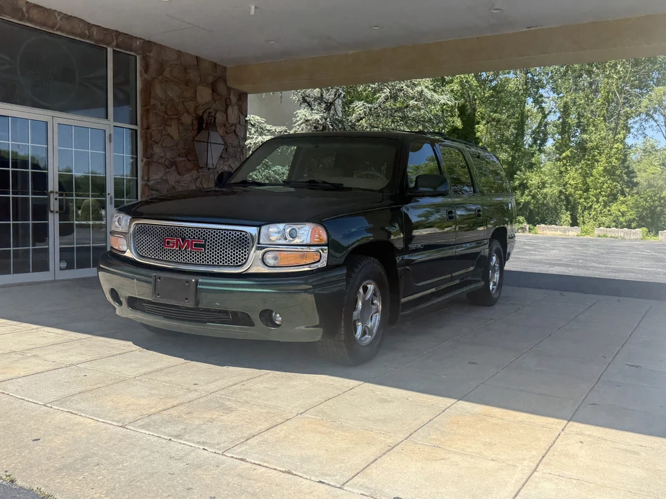 2001 GMC Yukon 2nd Gen - Image 4 of 31