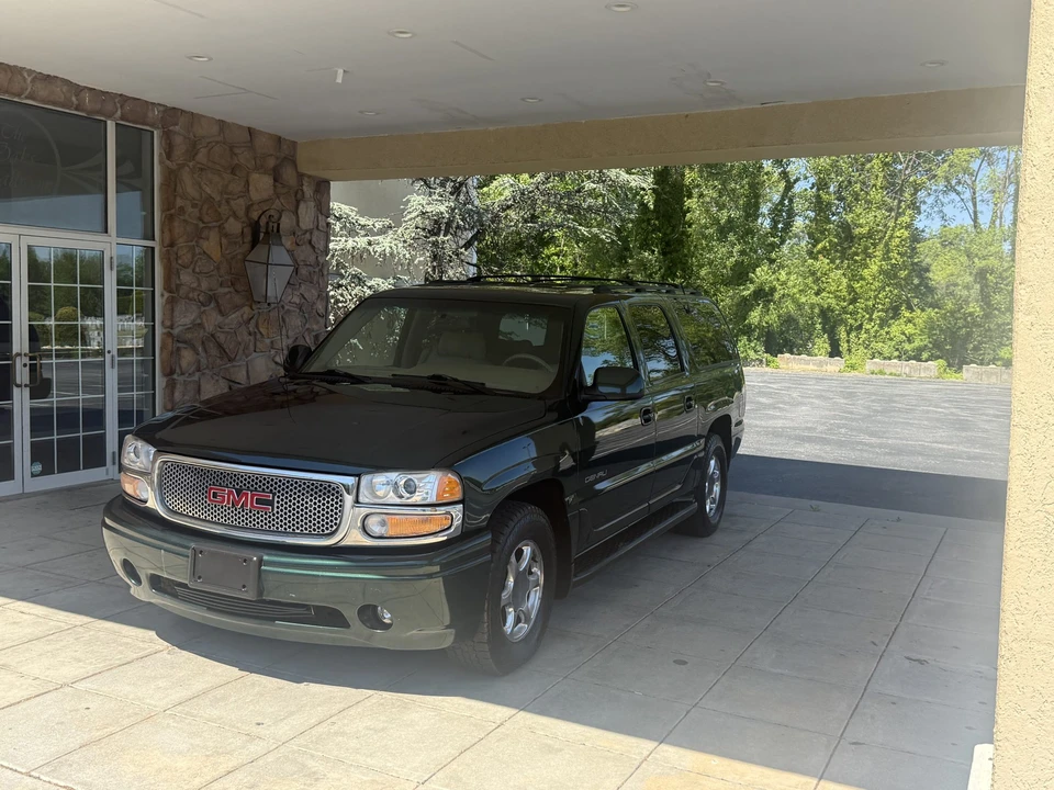 2001 GMC Yukon 2nd Gen - Image 3 of 31