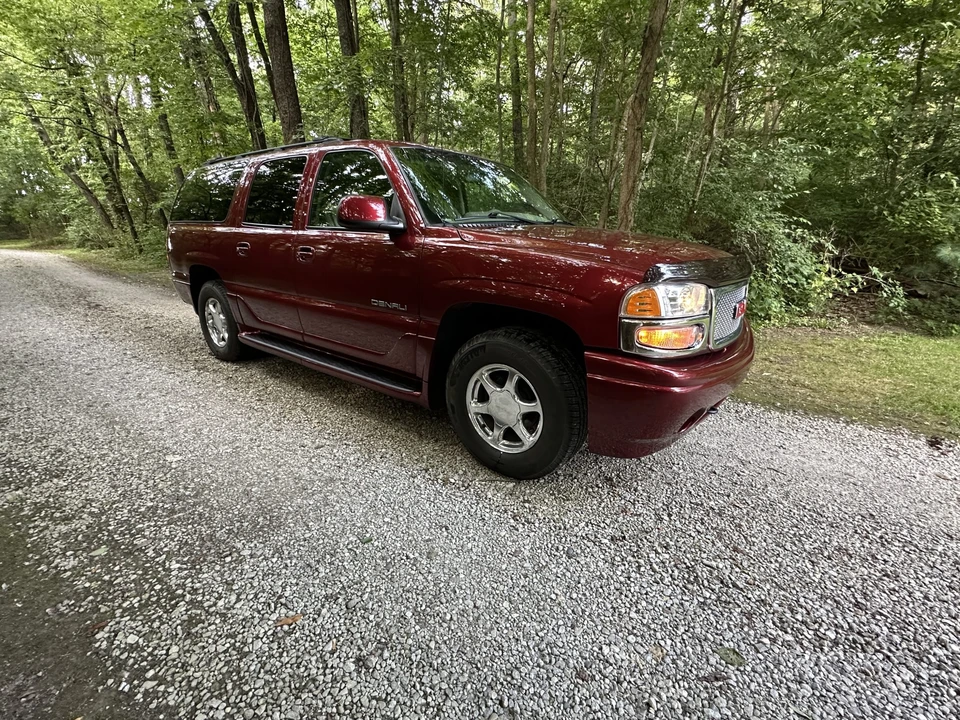 2001 GMC Yukon 2nd Gen - Image 2 of 31