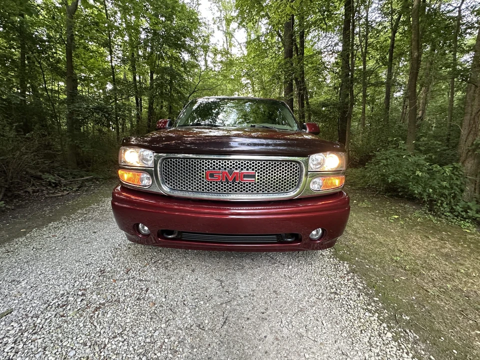 2001 GMC Yukon 2nd Gen - Image 4 of 31