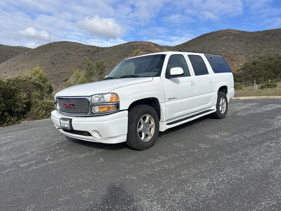 2001 GMC Yukon 2nd Gen - Image 2 of 31