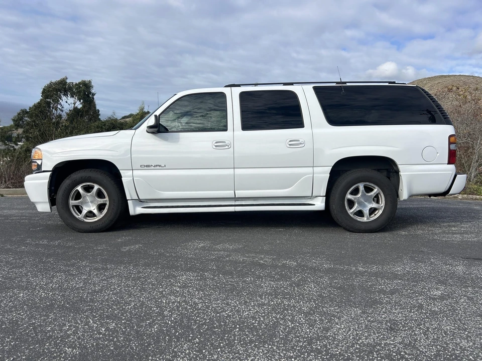 2001 GMC Yukon 2nd Gen - Image 4 of 31