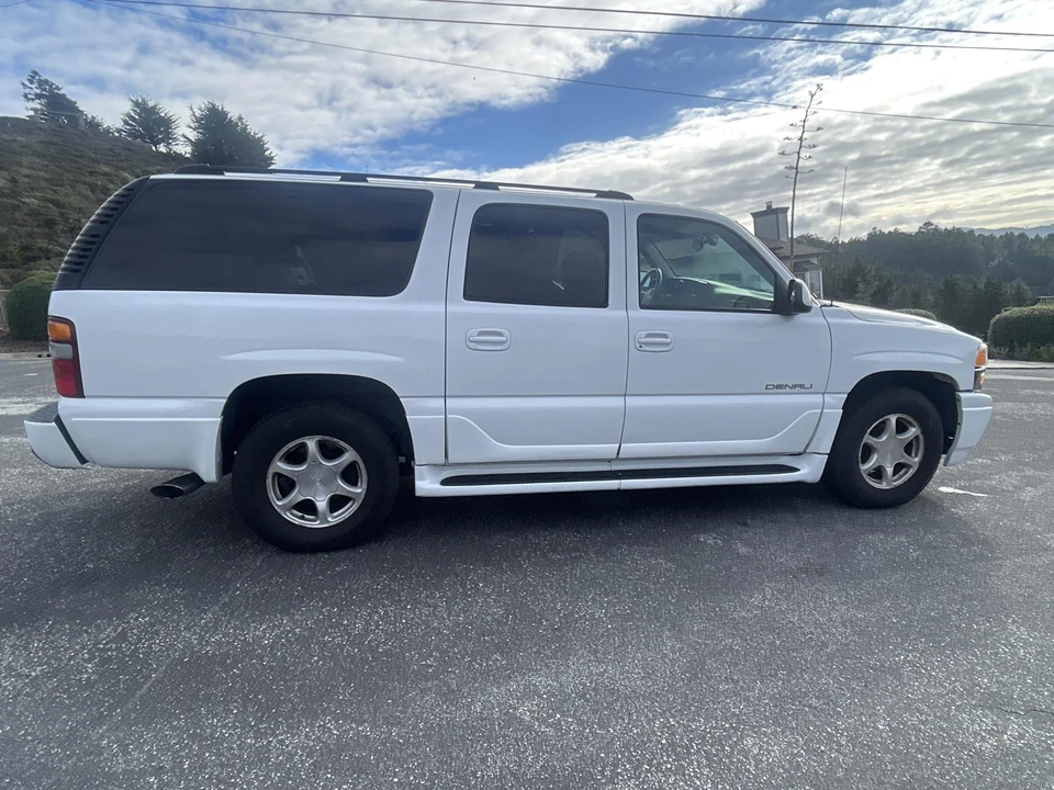 2001 GMC Yukon 2nd Gen - Image 11 of 31