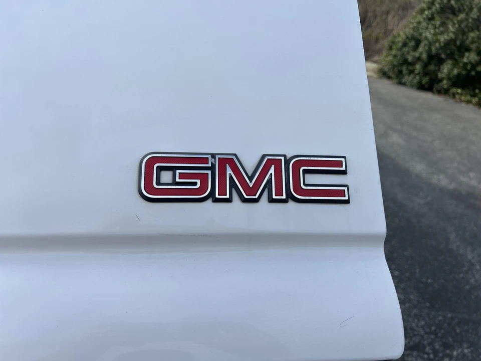 2001 GMC Yukon 2nd Gen - Image 30 of 31
