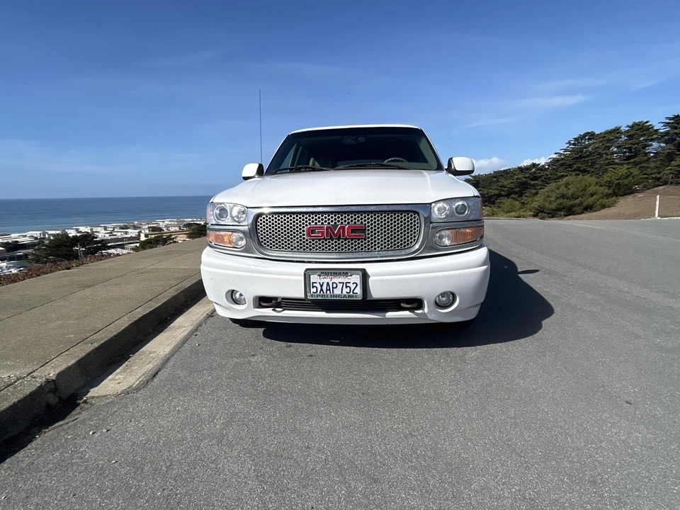2001 GMC Yukon 2nd Gen - Image 14 of 31