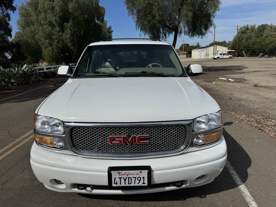 2001 GMC Yukon 2nd Gen - Image 4 of 19