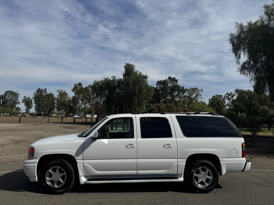 2001 GMC Yukon 2nd Gen - Image 2 of 19