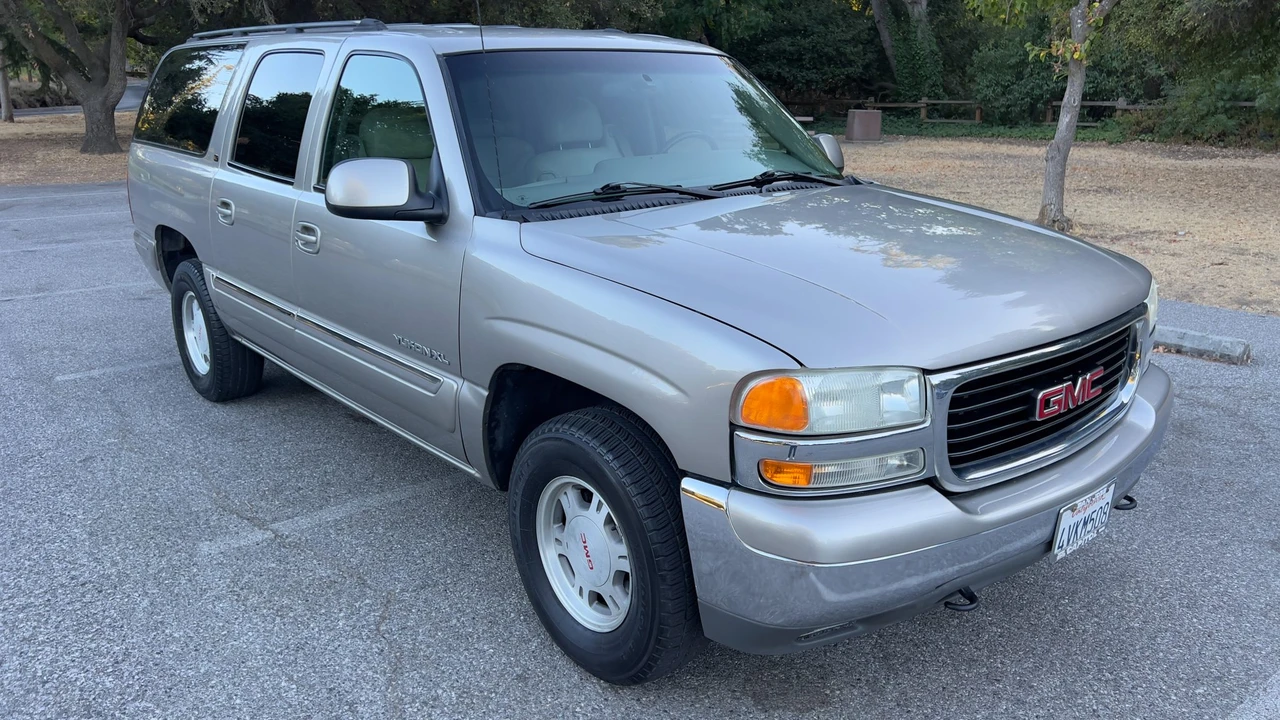 2001 GMC Yukon 2nd Gen - Image 24 of 31