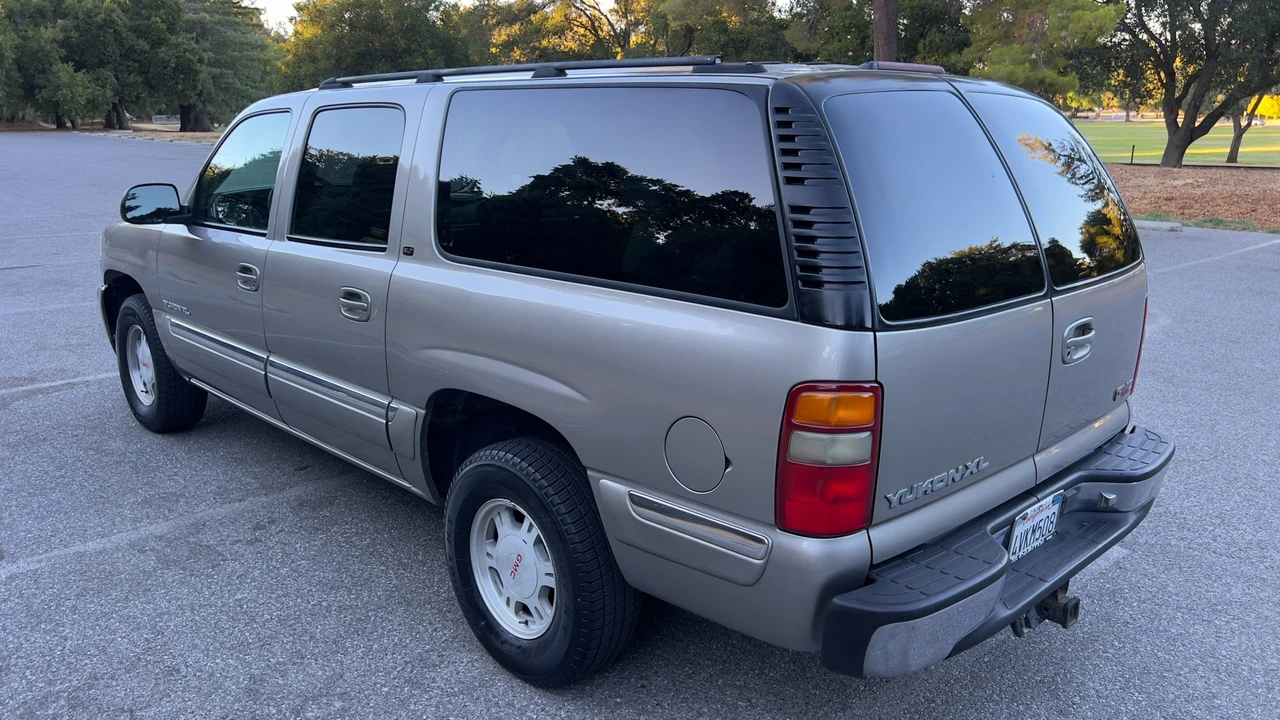 2001 GMC Yukon 2nd Gen - Image 28 of 31