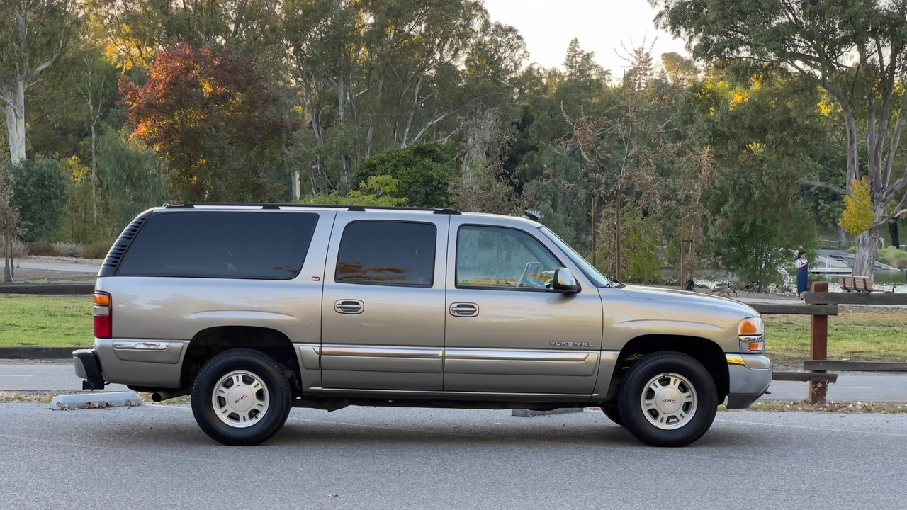 2001 GMC Yukon 2nd Gen - Image 9 of 31