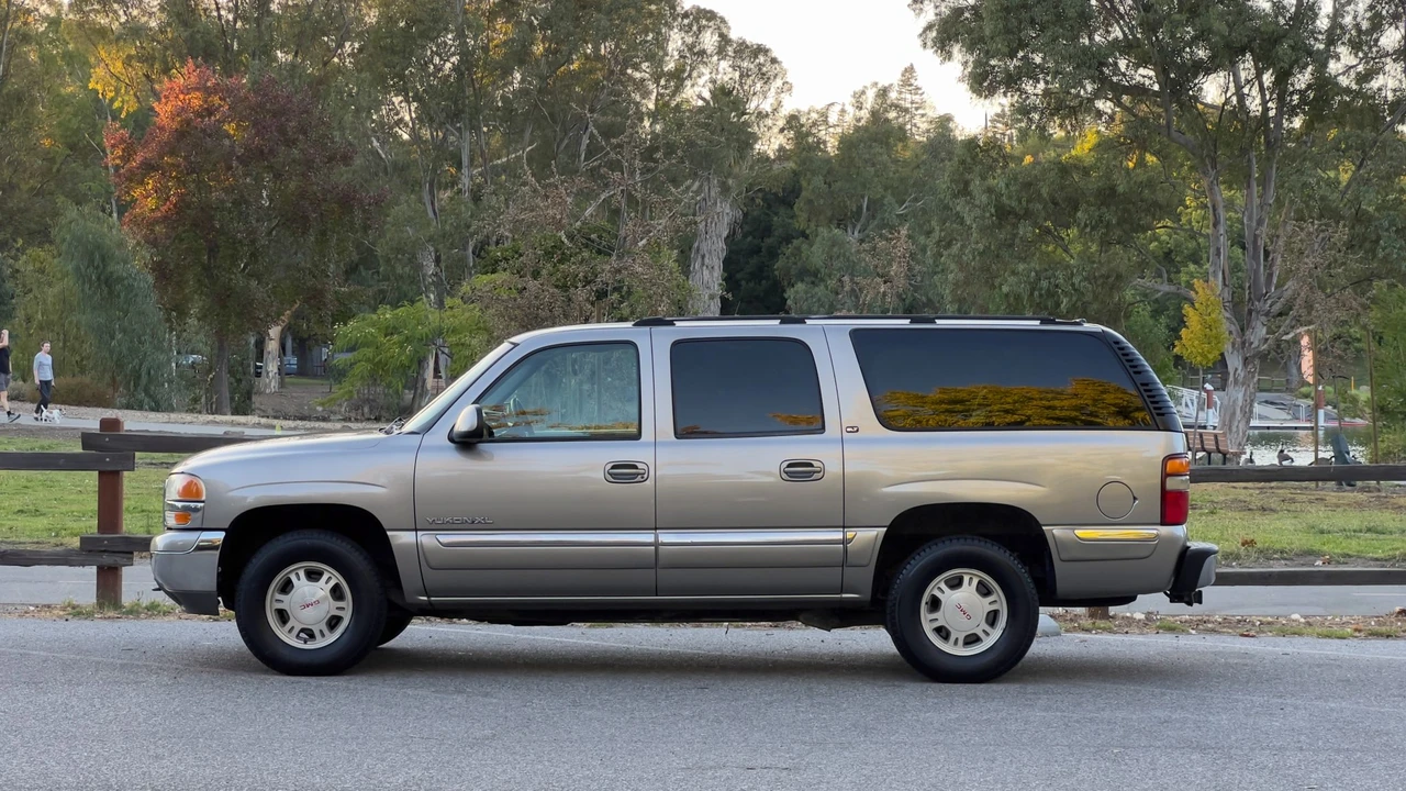 2001 GMC Yukon 2nd Gen - Image 14 of 31