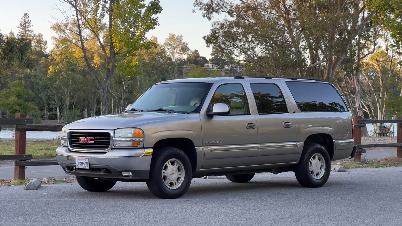 2001 GMC Yukon 2nd Gen - Image 16 of 31