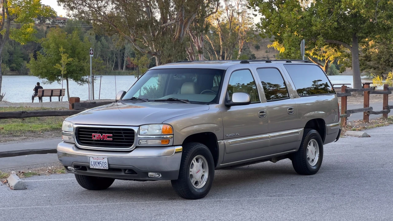 2001 GMC Yukon 2nd Gen - Image 19 of 31