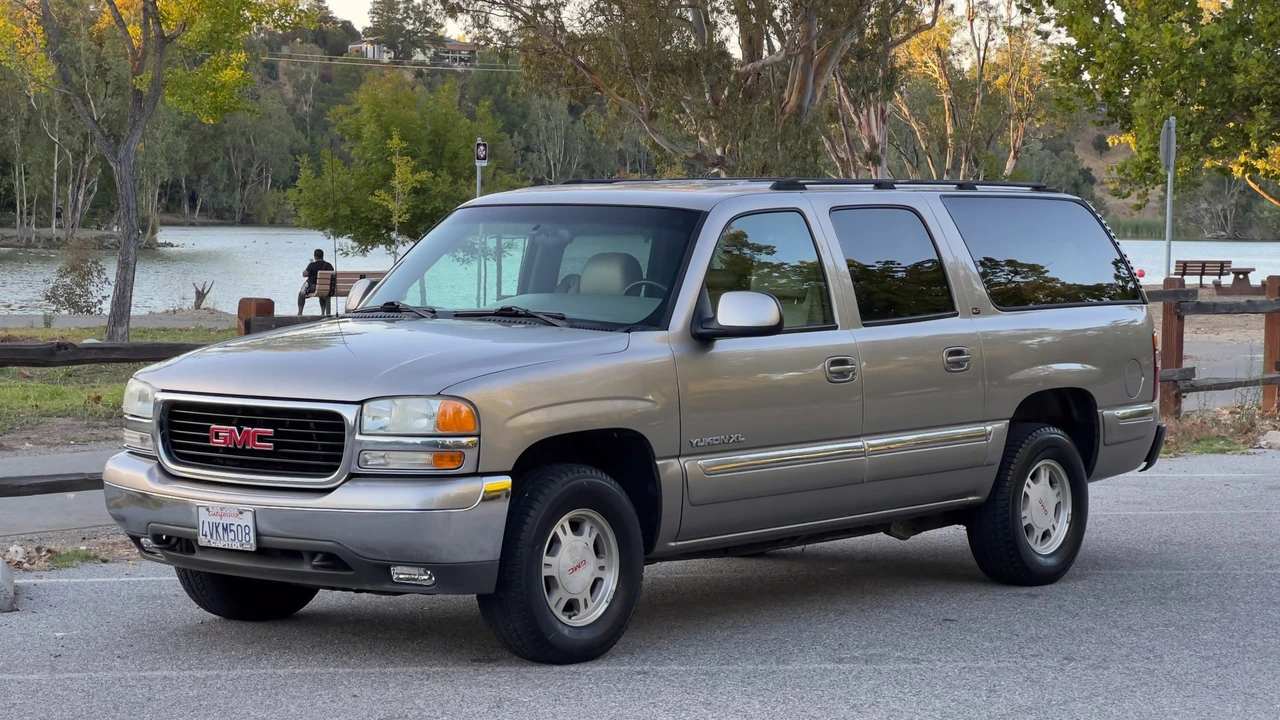 2001 GMC Yukon 2nd Gen - Image 18 of 31