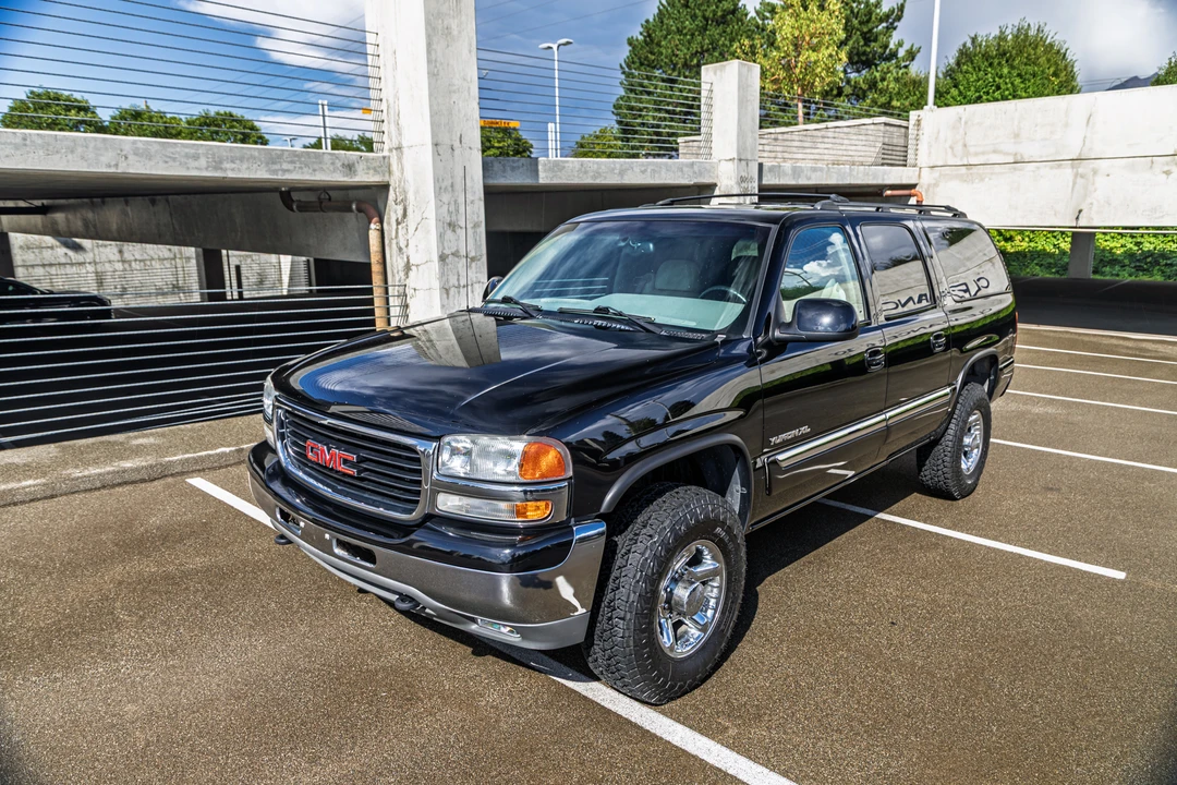 2001 GMC Yukon 2nd Gen - Image 2 of 31
