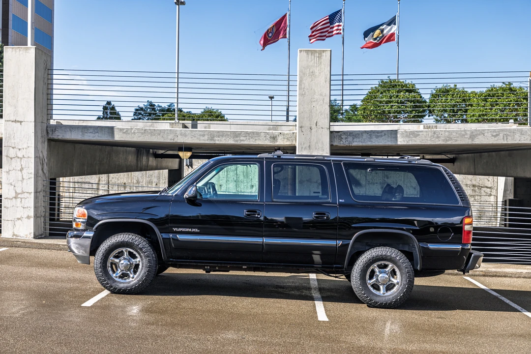 2001 GMC Yukon 2nd Gen - Image 4 of 31