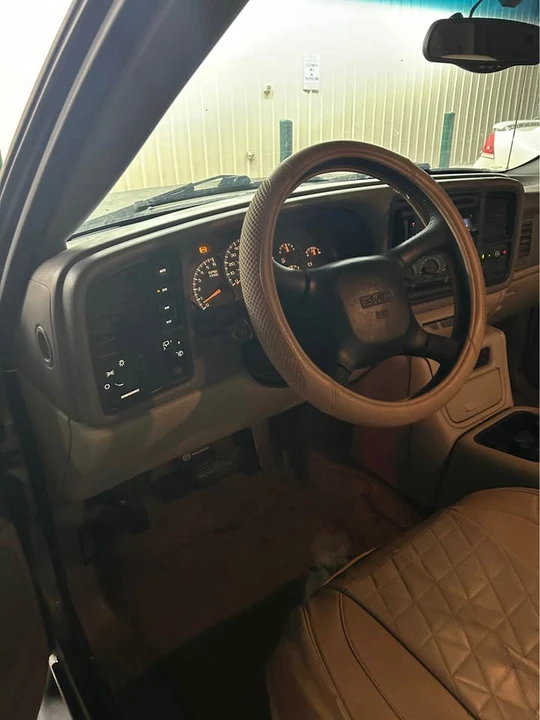 2001 GMC Yukon 2nd Gen - Image 10 of 12