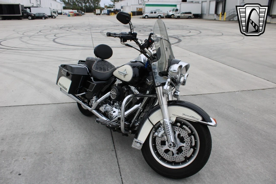2001 Harley-Davidson Touring Twin Cam - Image 16 of 21