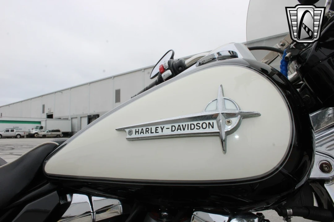 2001 Harley-Davidson Touring Twin Cam - Image 4 of 21