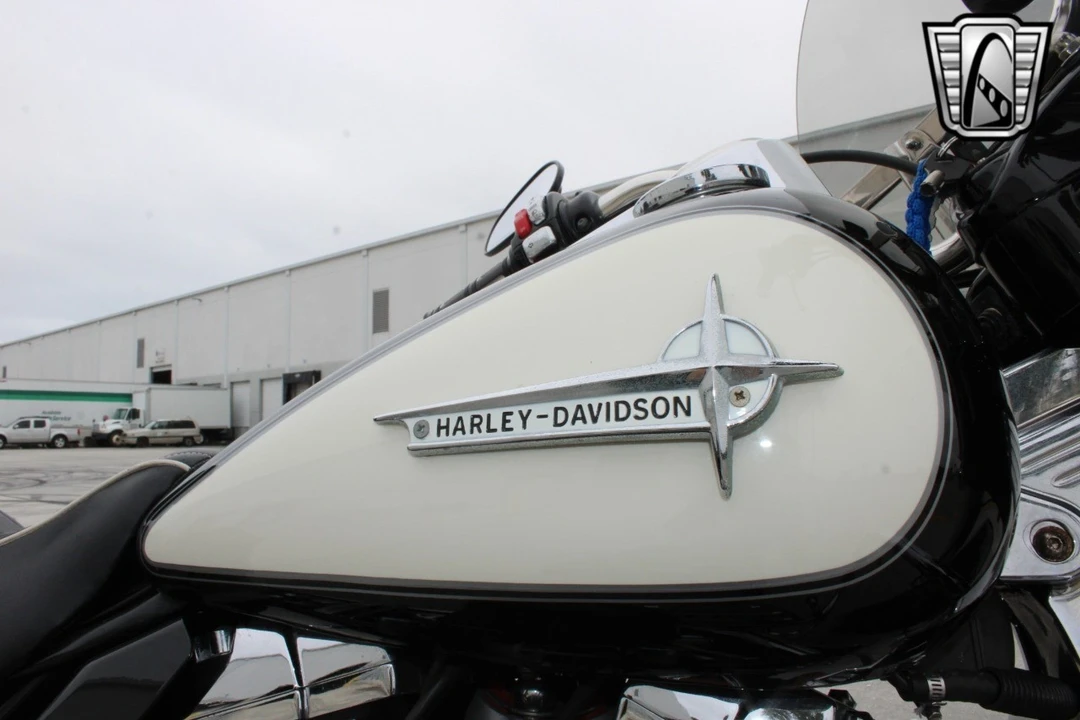 2001 Harley-Davidson Touring Twin Cam - Image 4 of 12