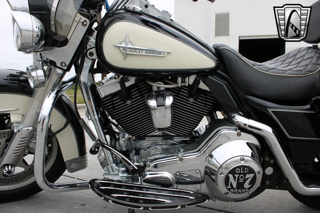 2001 Harley-Davidson Touring Twin Cam - Image 17 of 21