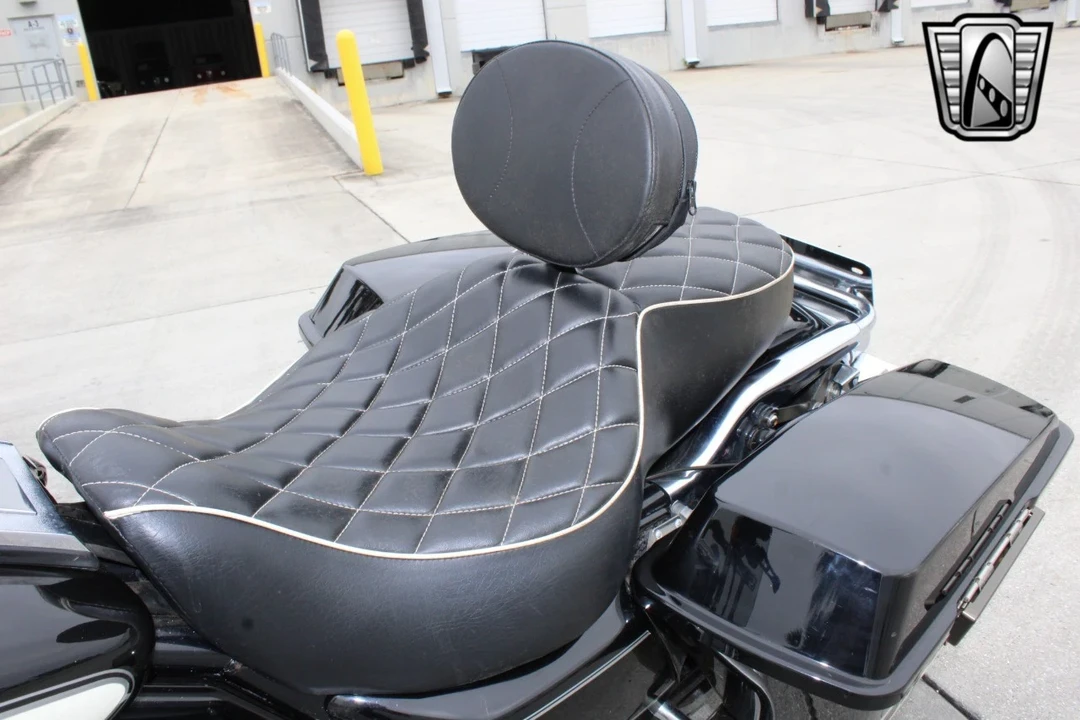 2001 Harley-Davidson Touring Twin Cam - Image 11 of 21