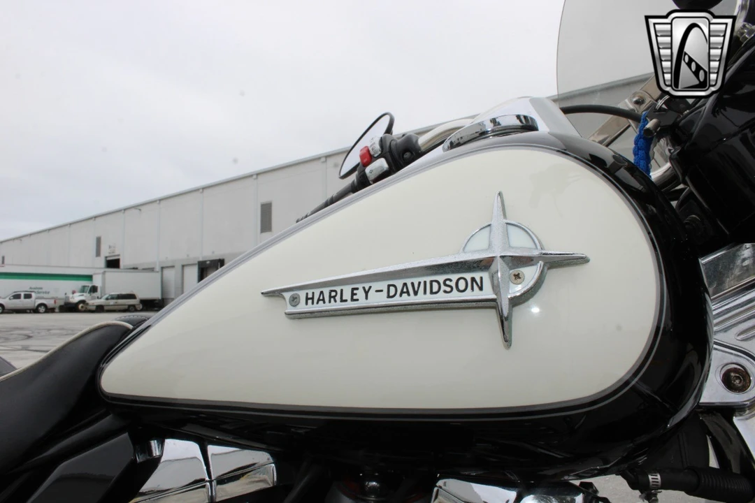 2001 Harley-Davidson Touring Twin Cam - Image 4 of 12